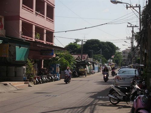 AA pensión Pattaya Exterior foto